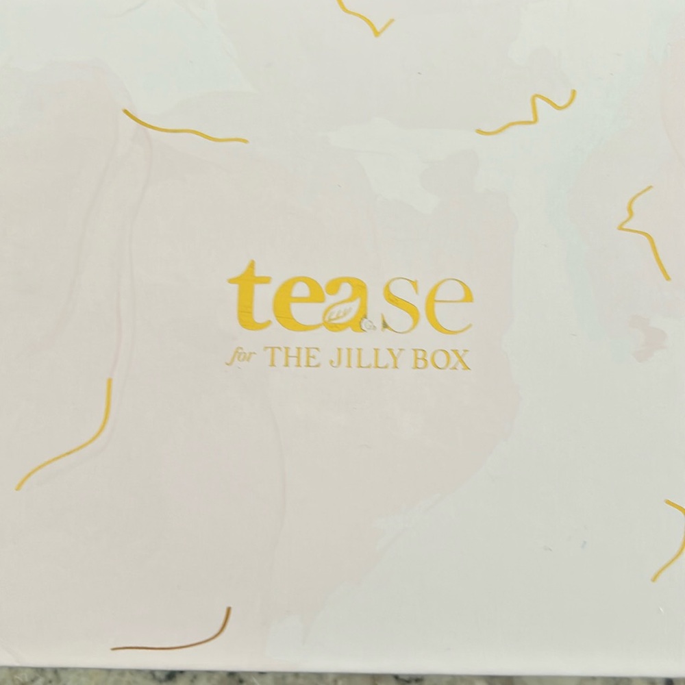 Tease Smart heated mug kit 2.0 with wireless charger(Jilly Box)